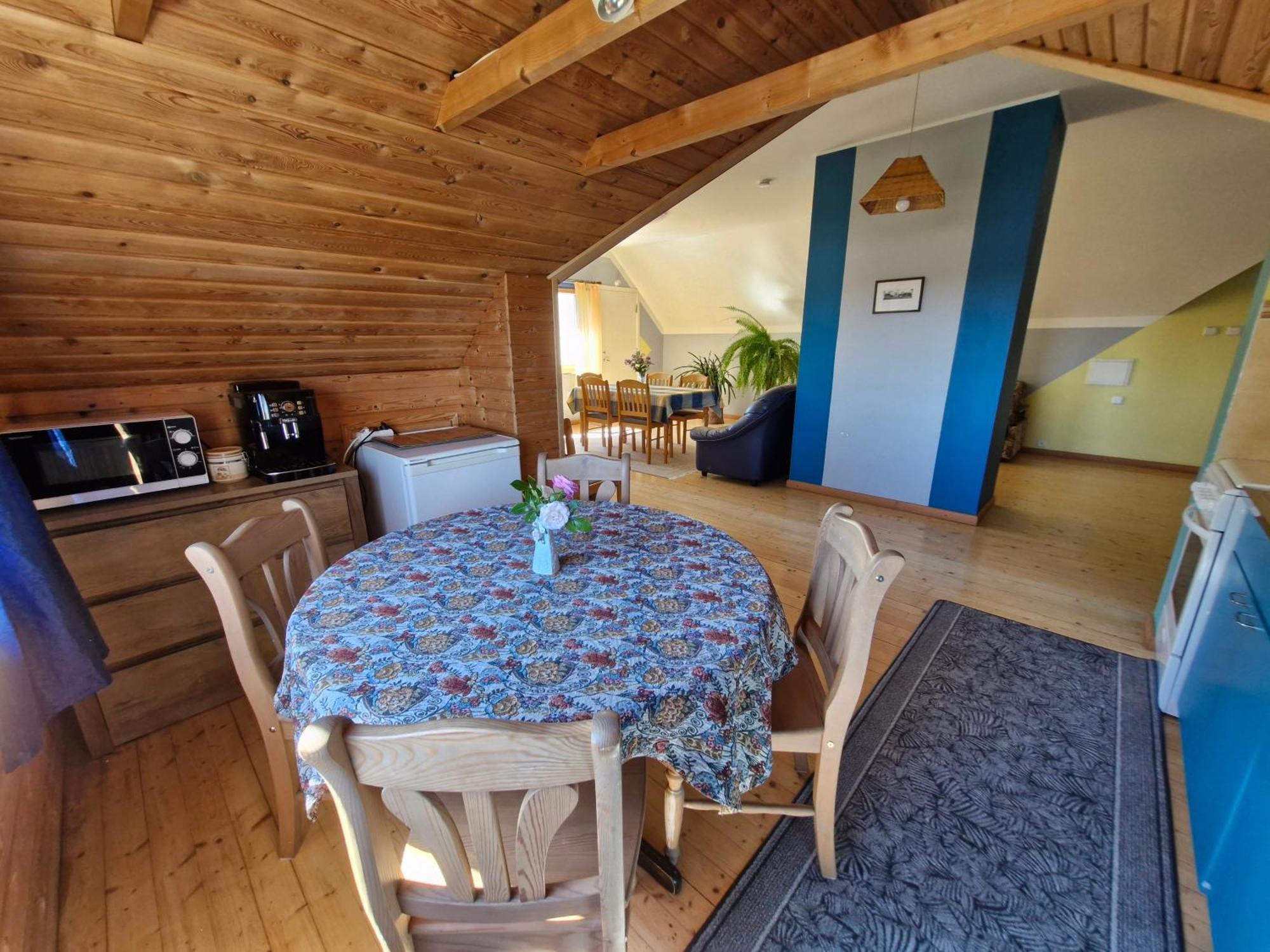 Piibelehe Guest Accommodation Kuressaare Exteriör bild