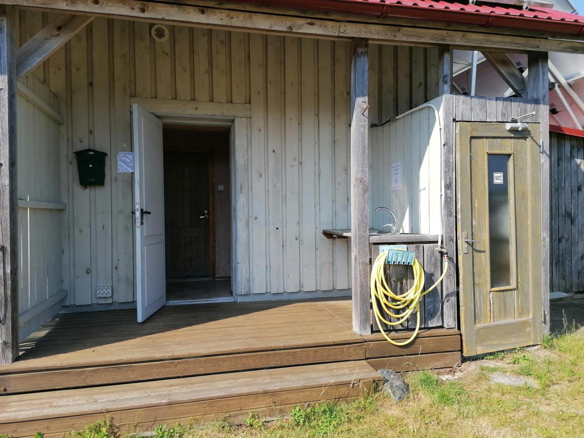 Piibelehe Guest Accommodation Kuressaare Exteriör bild