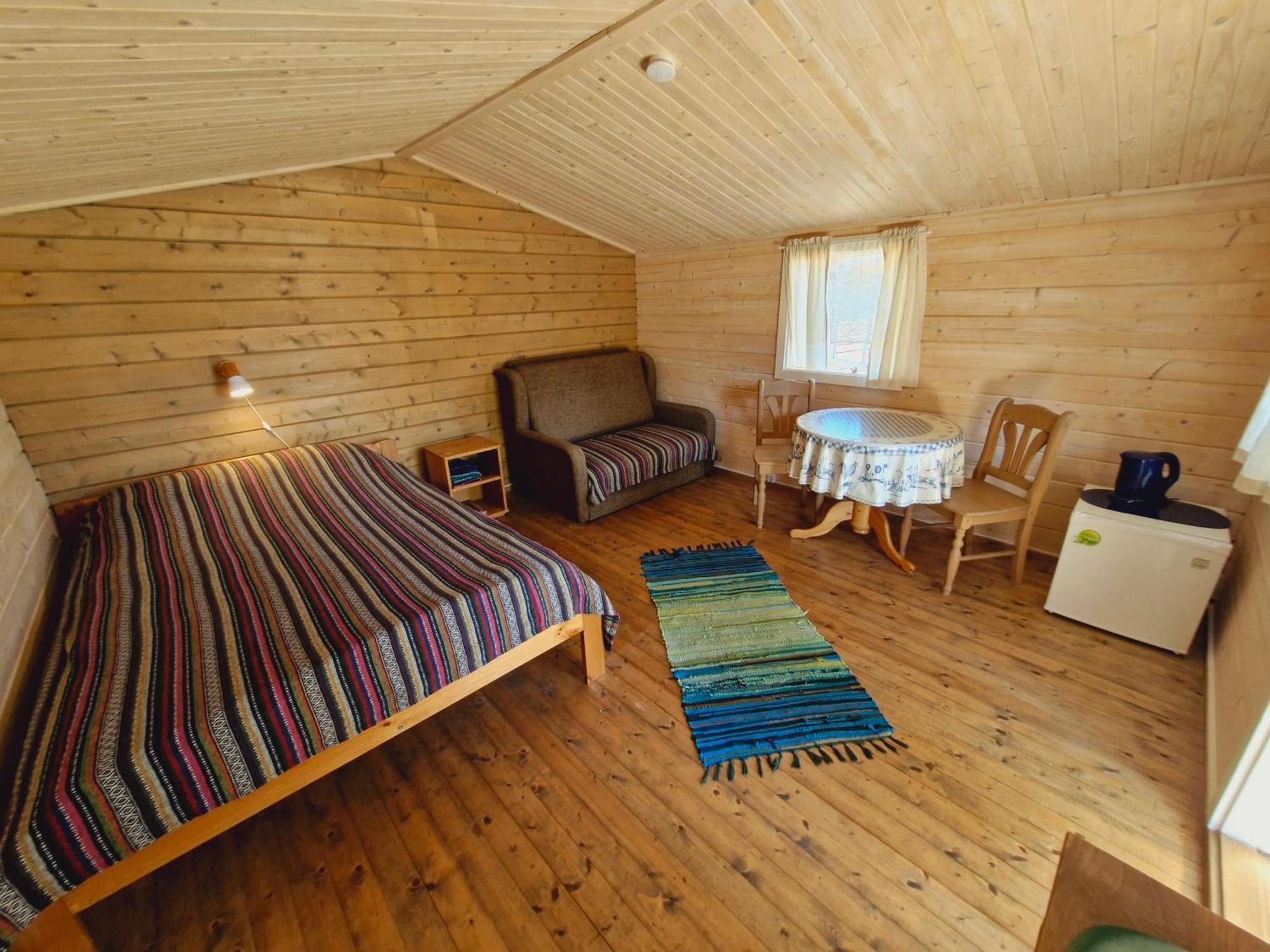 Piibelehe Guest Accommodation Kuressaare Exteriör bild