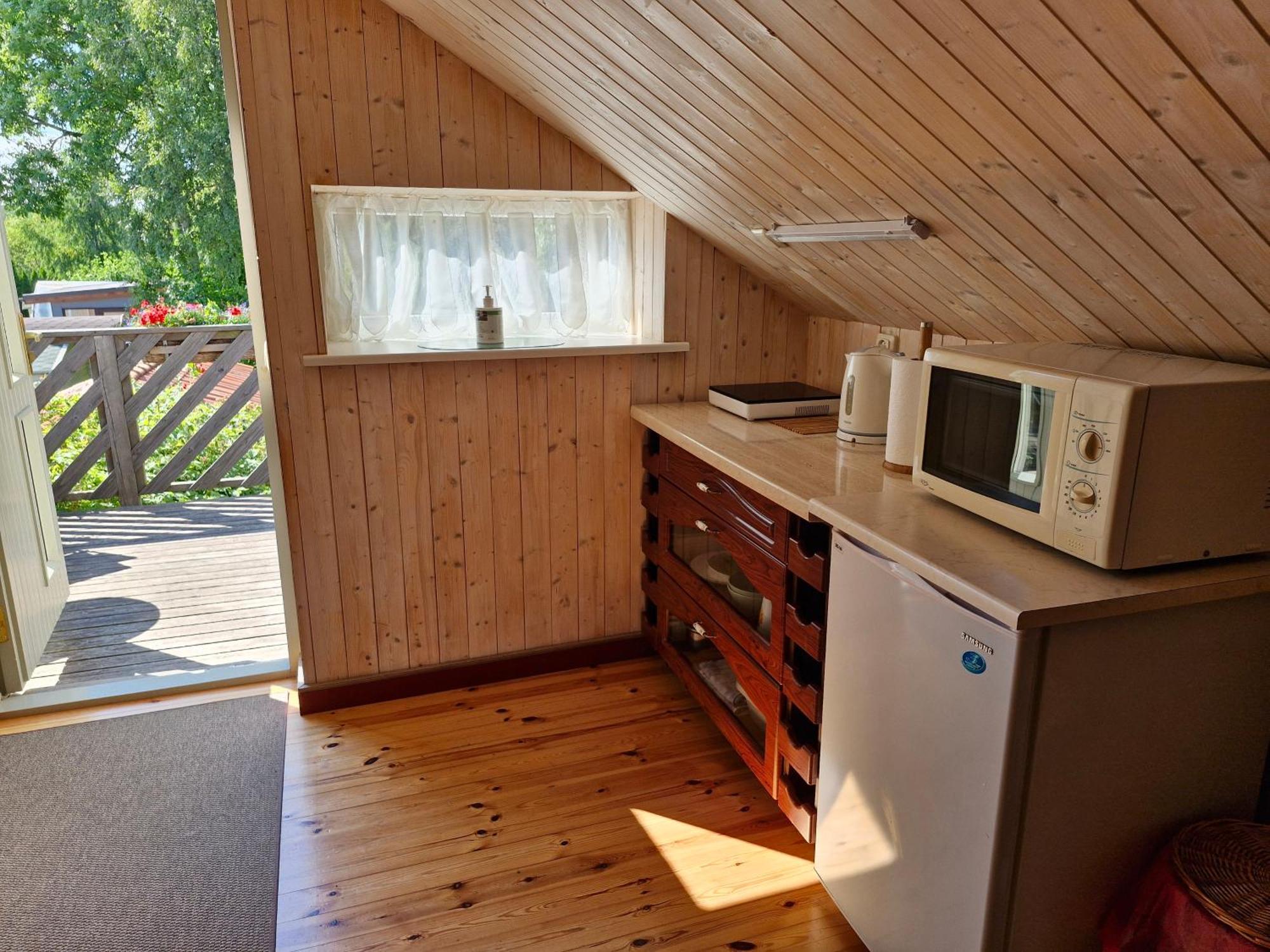 Piibelehe Guest Accommodation Kuressaare Exteriör bild